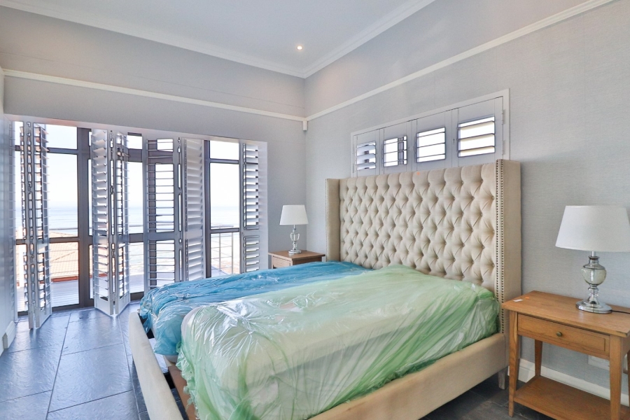 8 Bedroom Property for Sale in Reebok Western Cape